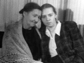 Вера Конст. и Люля. Жена и дочь Б.А. Федорова.-Фото-1949-г.