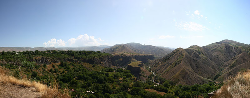 Армения. Долина в Гарни