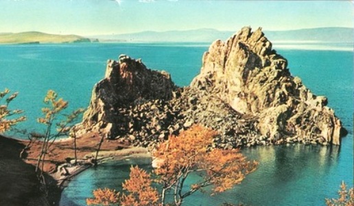 Вид на скалу Шаман на Ольхоне